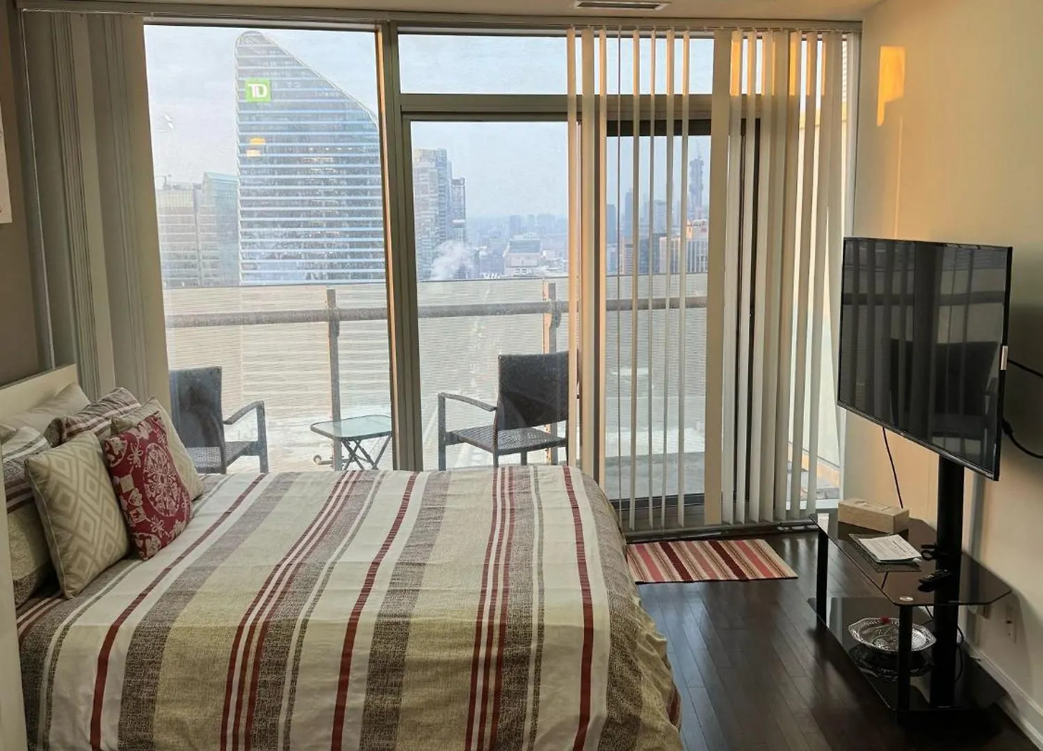 Rivetstays - The York I Toronto Apartment