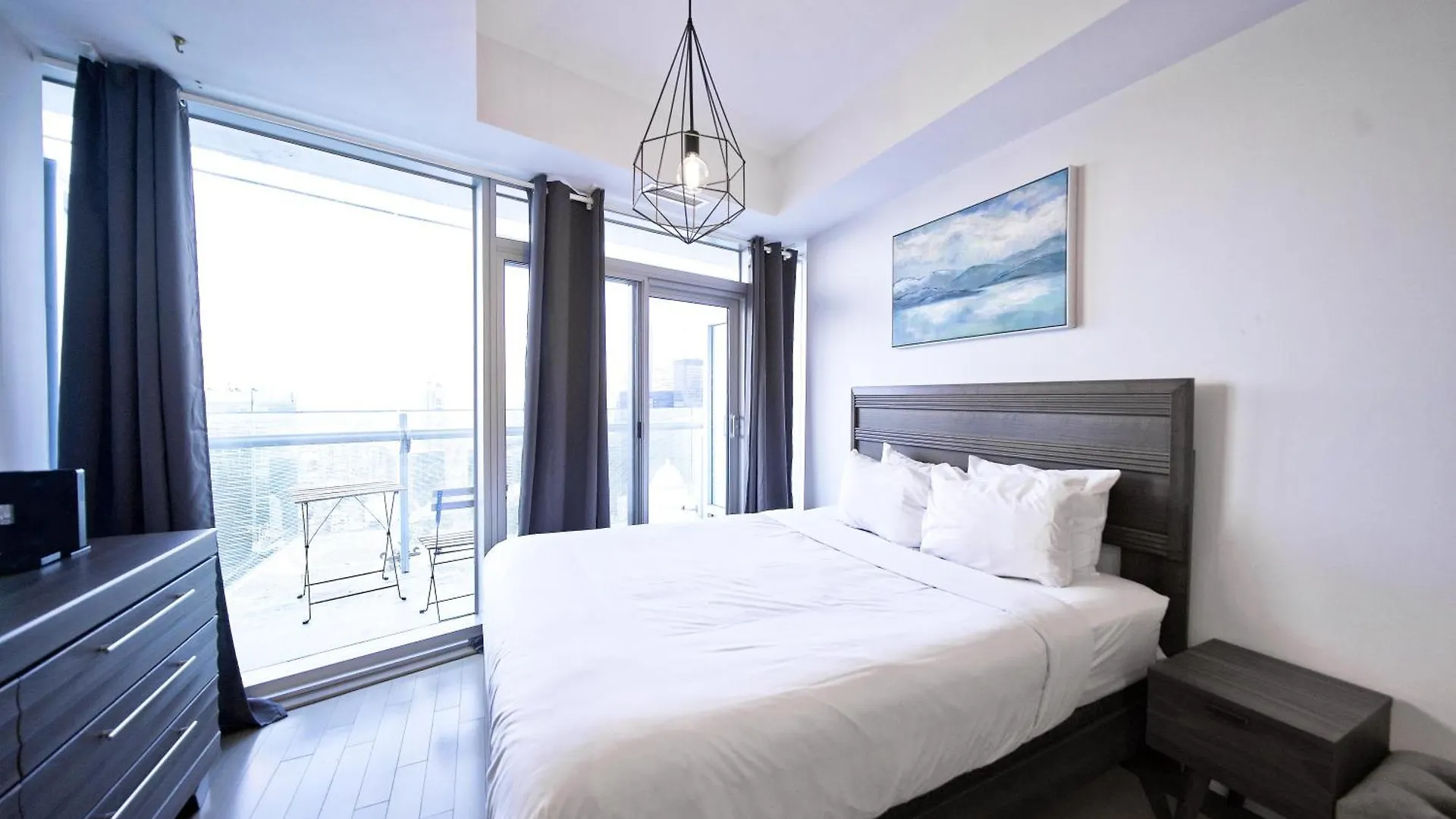 Rivetstays - The York I Toronto Apartment